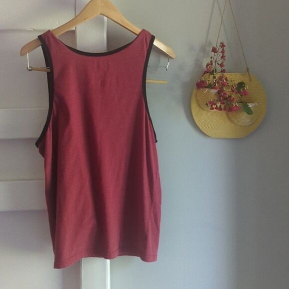 Marvel Men's Medium Red Sleeveless Graphic Tank Top Dead Pool " Maximum Effort" - Picture 5 of 5